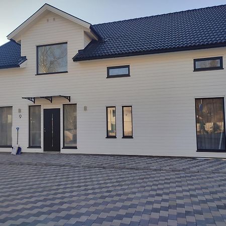 Cozy House With Amazing Location Close Both To The City And Nature Upplands-Väsby Exterior foto