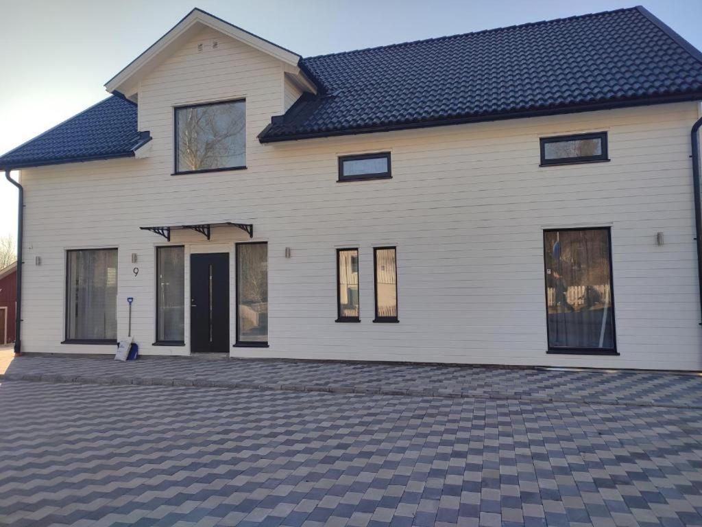 Cozy House With Amazing Location Close Both To The City And Nature Upplands-Väsby Exterior foto
